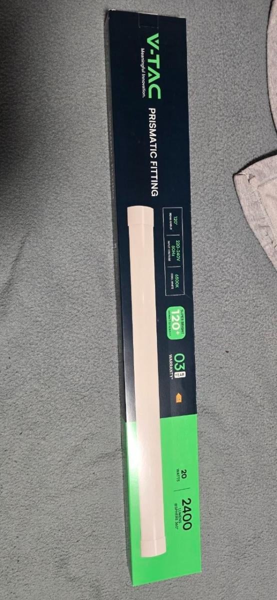 LED svítidlo V-TAC 120 cm 20 W 6500 K – 2400 lm, nové